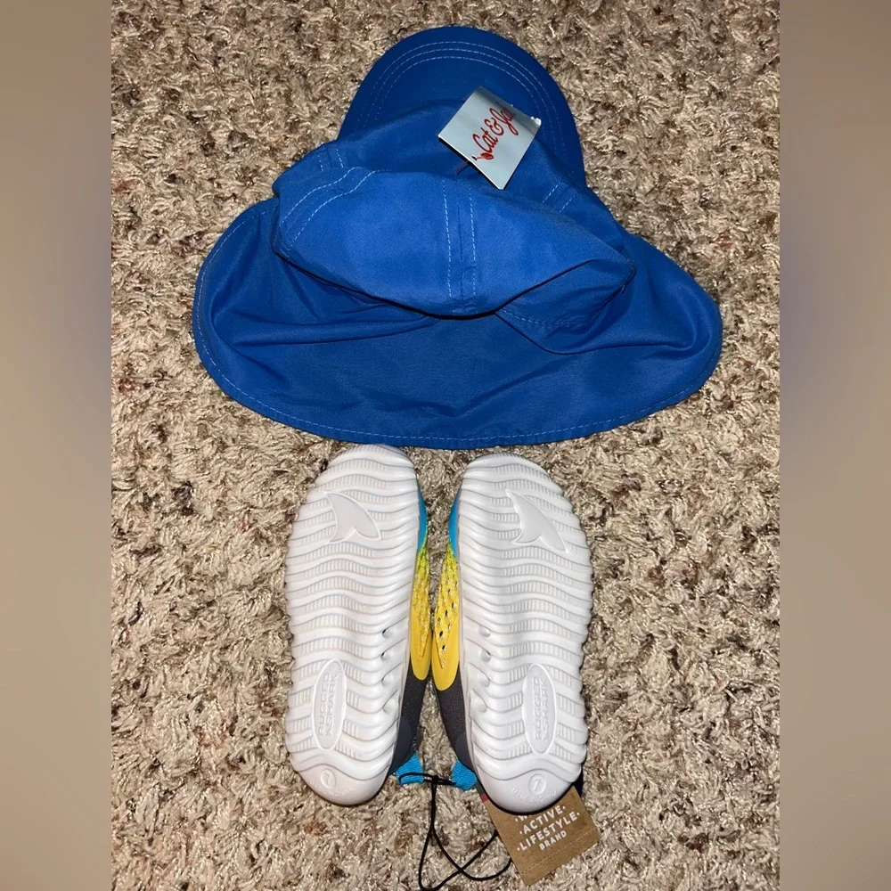 NWT Toddler Boys’ Water Shoes & Hat